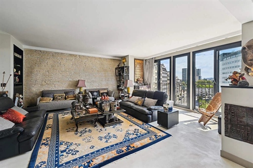 Paris 16th, family apartment with 3 bedrooms

Ideally located opposite the Maison de la Ra