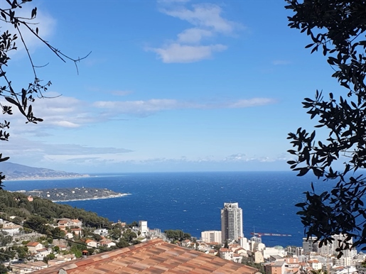 Das Hotel liegt in La Turbie, nur wenige Minuten vom Fürstentum Monaco entfernt, in einem sehr bege