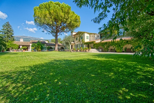 A rare and truly exceptional county estate in the hills of Grasse.

Sitting on land of app