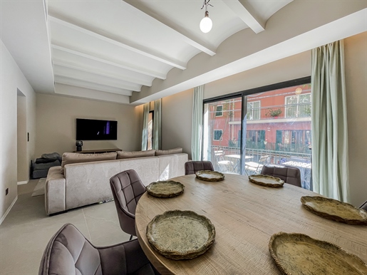 Dieses exklusive Designer-Apartment befindet sich in einer der begehrtesten Lagen in Palma de M