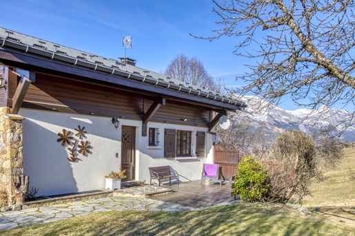 In the commune of Combloux, between Megeve and Saint-Gervais Mont-Blanc, close to the Princesse ski
