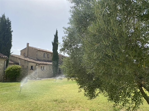 Magnificent 37 hectare wine estate

Situated 20 minutes from Aix en Provence, this family
