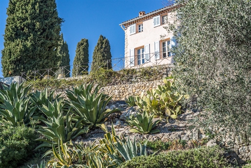 This elegantly refurbished bastide sitting in its beautiful landscaped grounds, offers glorious view