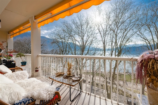 Annecy - Apartment Facing The LAKE

Close to the town centre, in a luxury, secure residenc