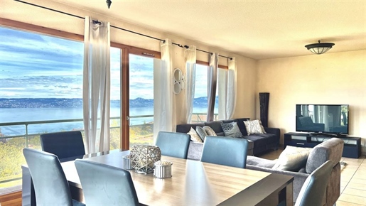 Evian, 185 m2, overspoeld met licht, villa met panoramisch uitzicht op het meer op 3 niveaus, het z