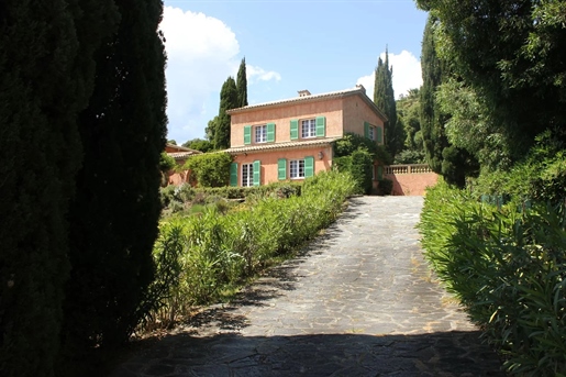 Very charming villa for sale in Le Cap Negre domaine, Cavaliere near the beach.

2-storey