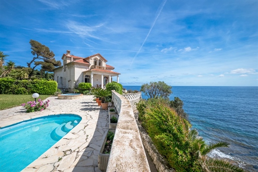 Incredible opportunity in a totally unique location, directly on the seafront on the French Riviera