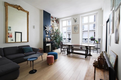 Paris 3ème - élégant appartement de 3 chambres occupant tout l’étage de l’immeuble. Entre Paris 1