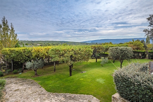 Close to the charming village of Gordes, superb property offering a large neo-Provencal villa beauti