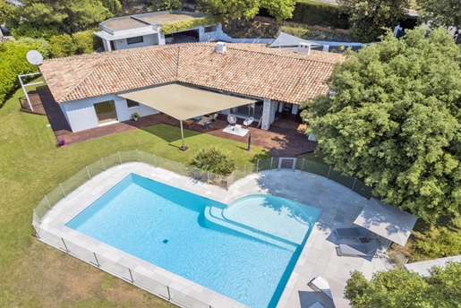 Biot: co-exclusivity, near Valbonne, in a residential area close to schools and shops, golf course,