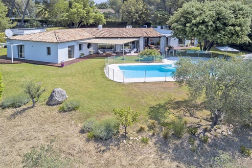Biot: co-exclusivity, near Valbonne, in a residential area close to schools and shops, golf course,