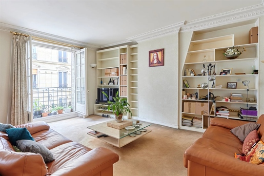 Saint Germain / Latin Quarter, Paris 5th 

Beautiful apartment to renovate on the second f