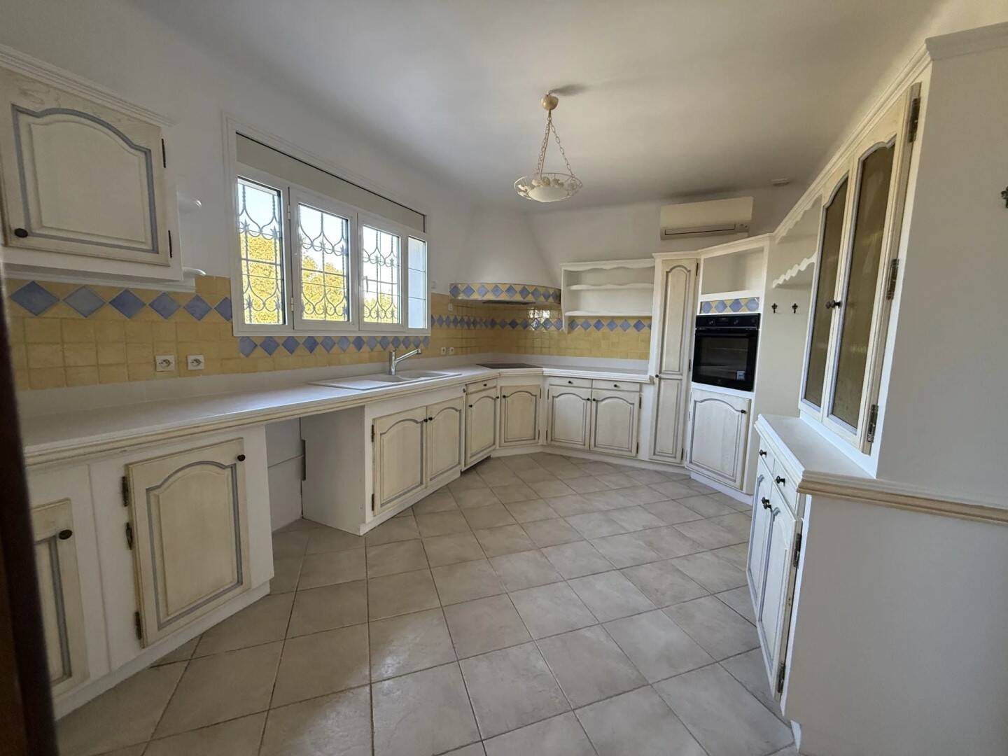 Maison à louer, 212m², Sausset-les-Pins