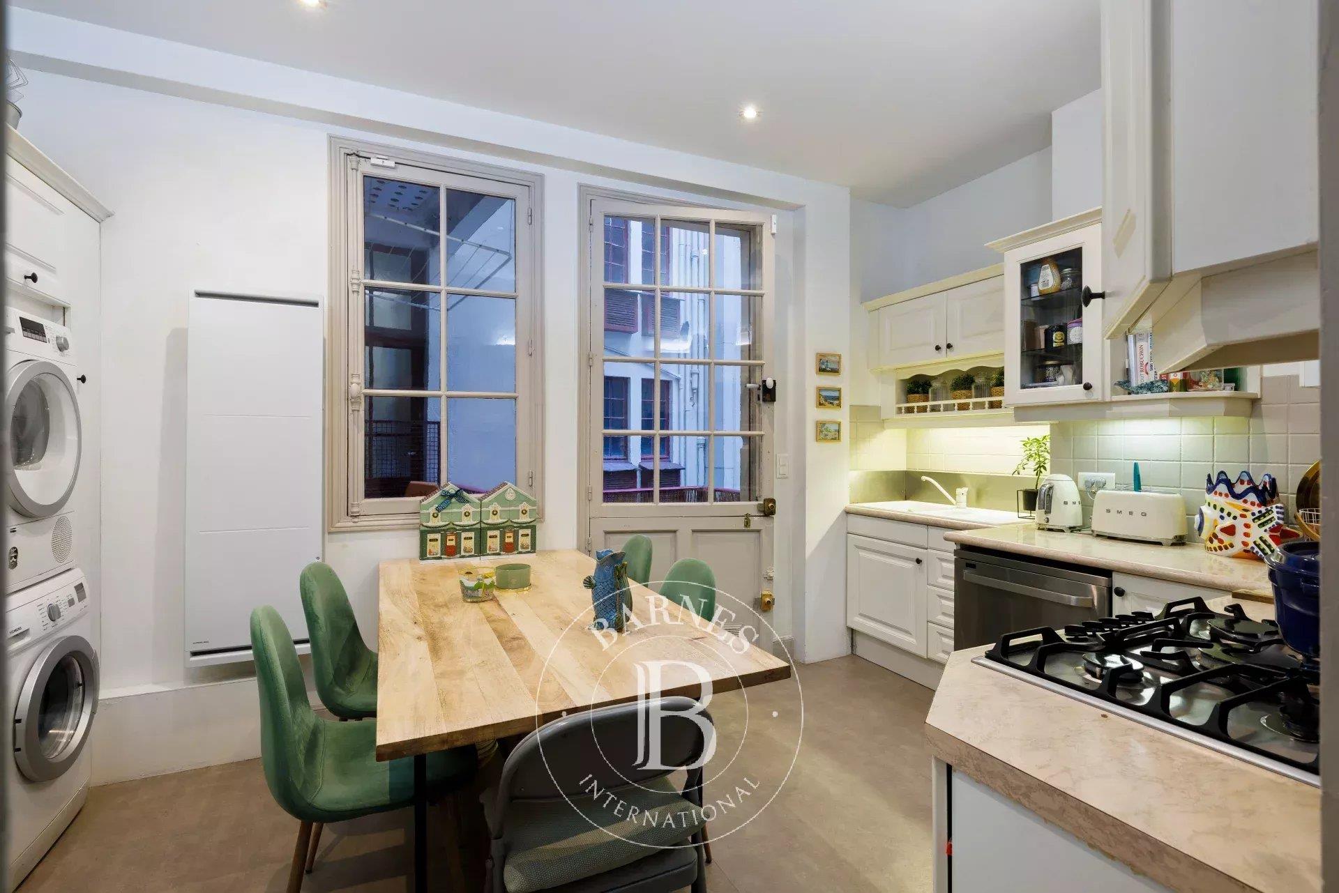 Biarritz, Very Beautiful Apartment Of 112 M² In A Building Built In 1920