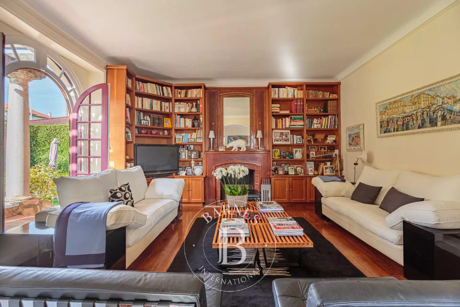 Biarritz, Very Beautiful House With Garden