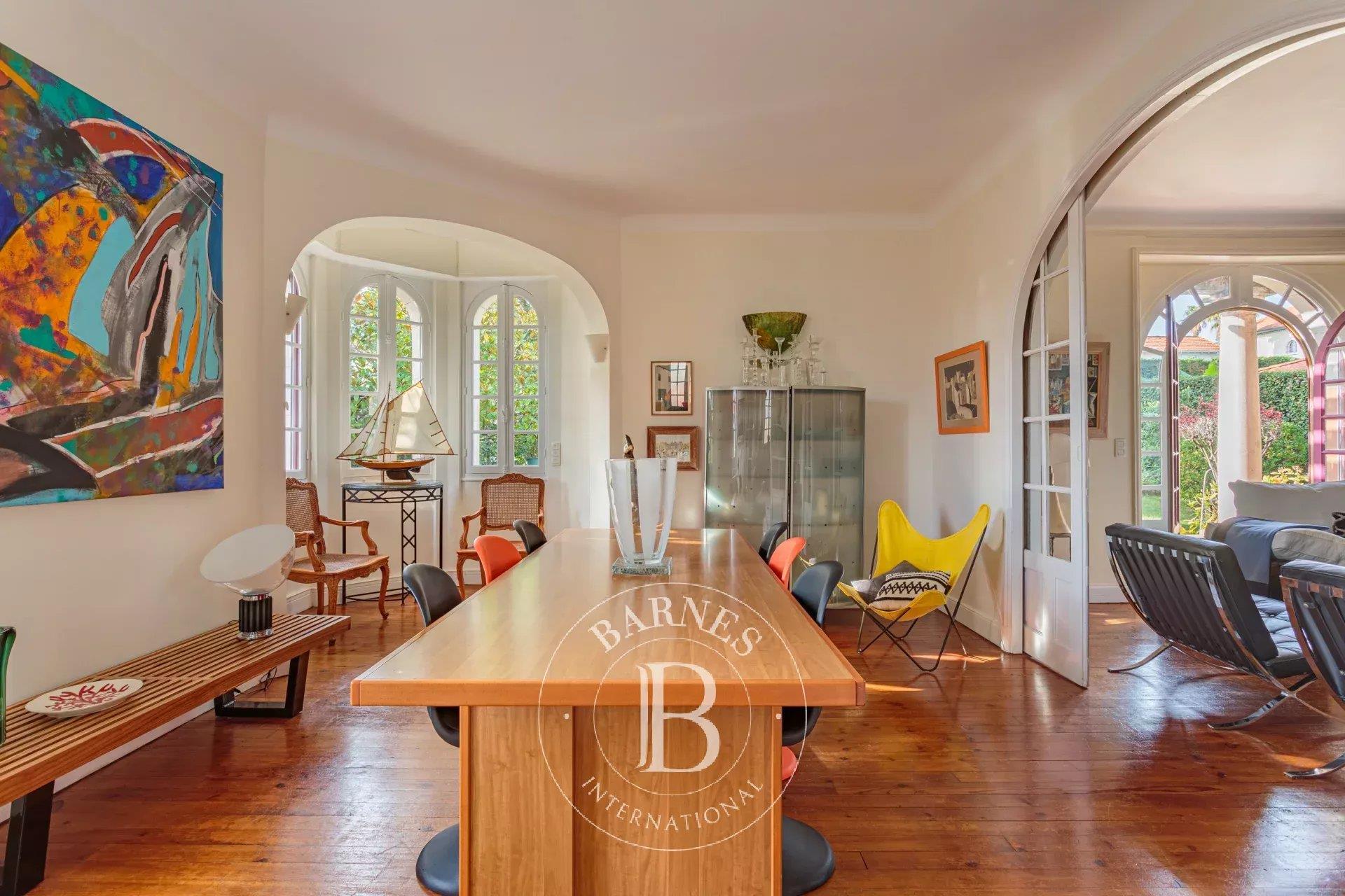 Biarritz, Very Beautiful House With Garden