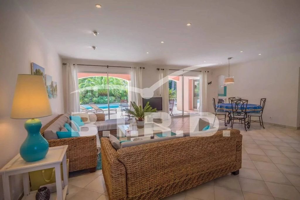 Maison à louer, 160m², Grimaud