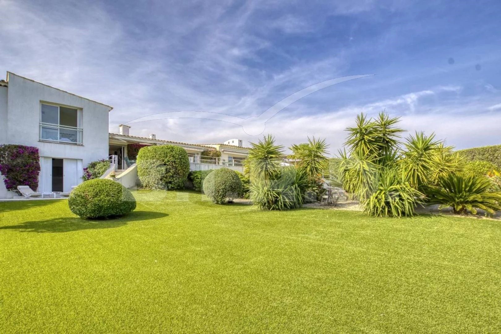 Maison à louer, 280m², Grimaud