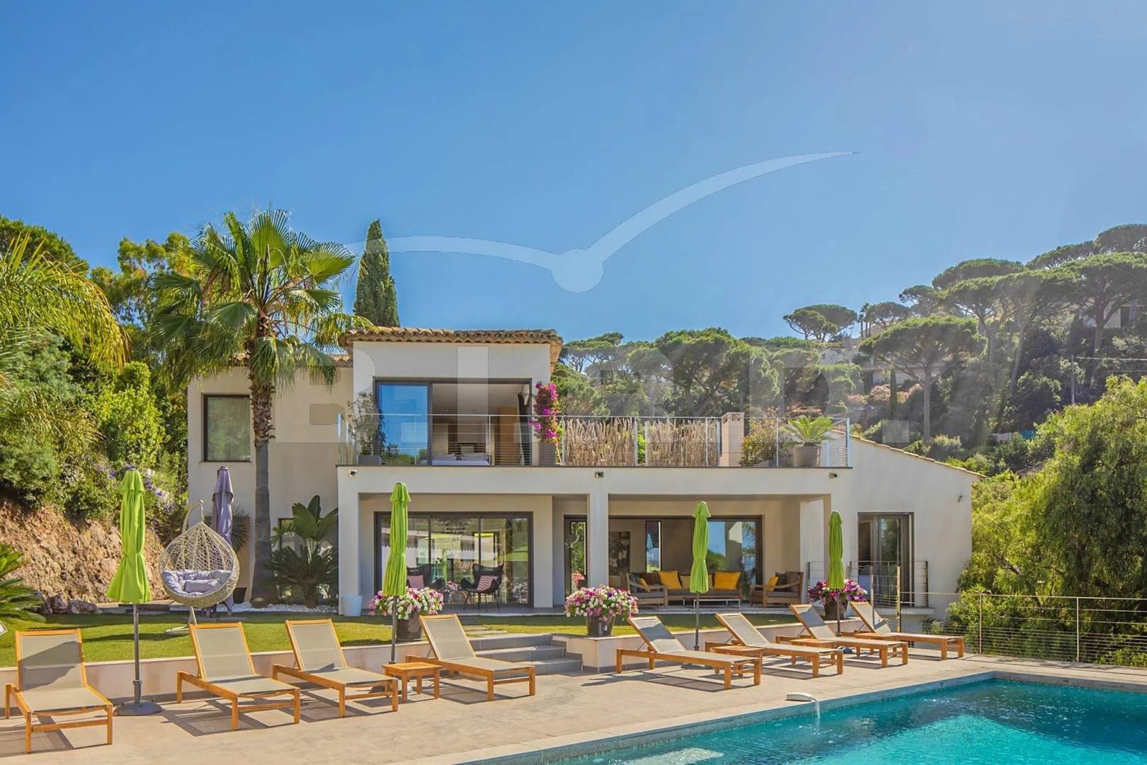 Maison à louer, 390m², Sainte-Maxime