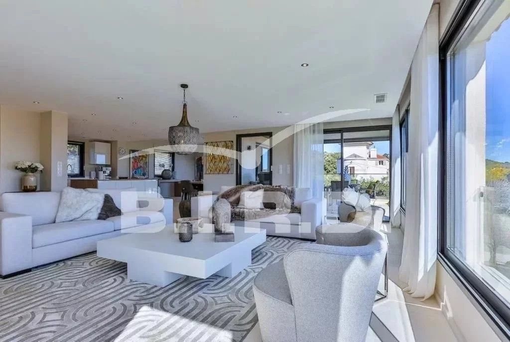 Maison à louer, 270m², Grimaud