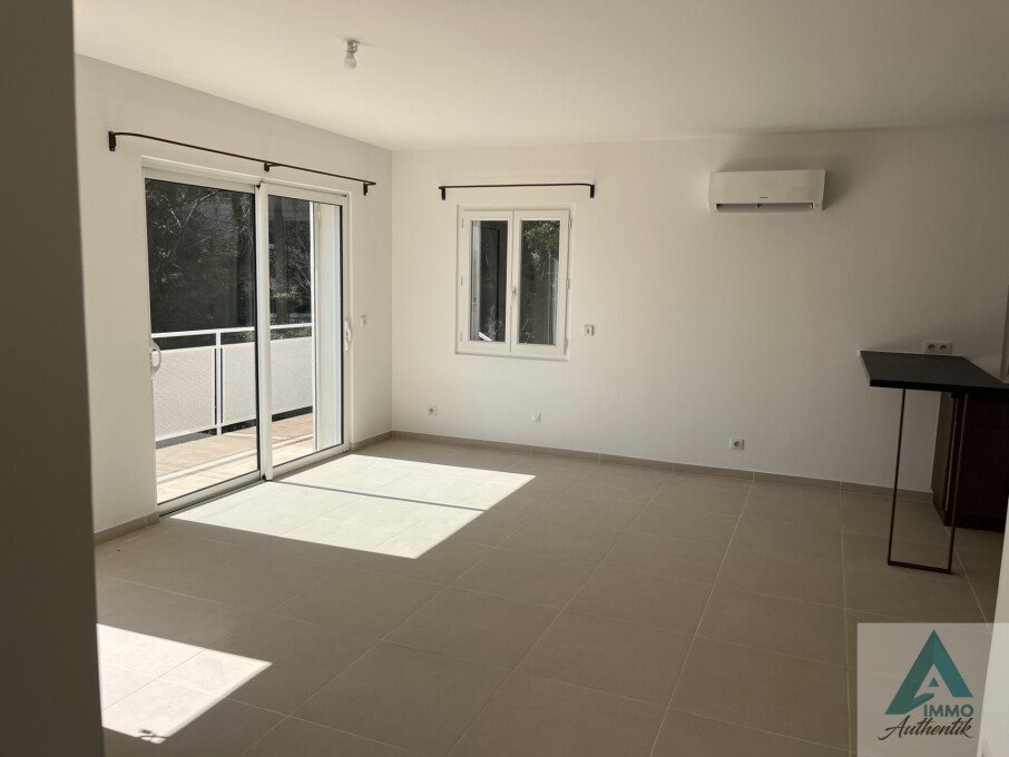 Appartement à louer, 80m², Belcodène