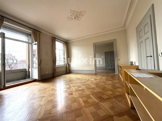 Bourgeoisie-charakterwohnung mit Eigenständigkeit — 206 m²