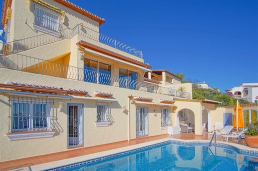 Villa con vistas al mar en venta en Monte Pego