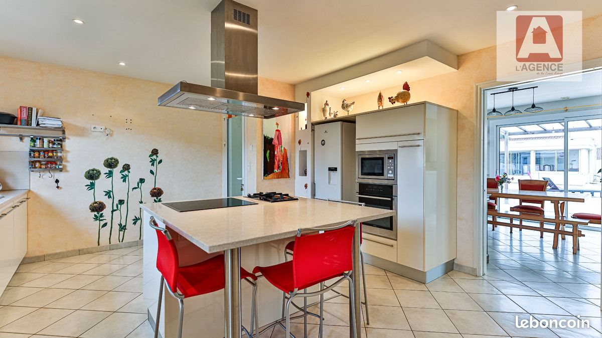 Maison à vendre, 281m², Saint-Révérend