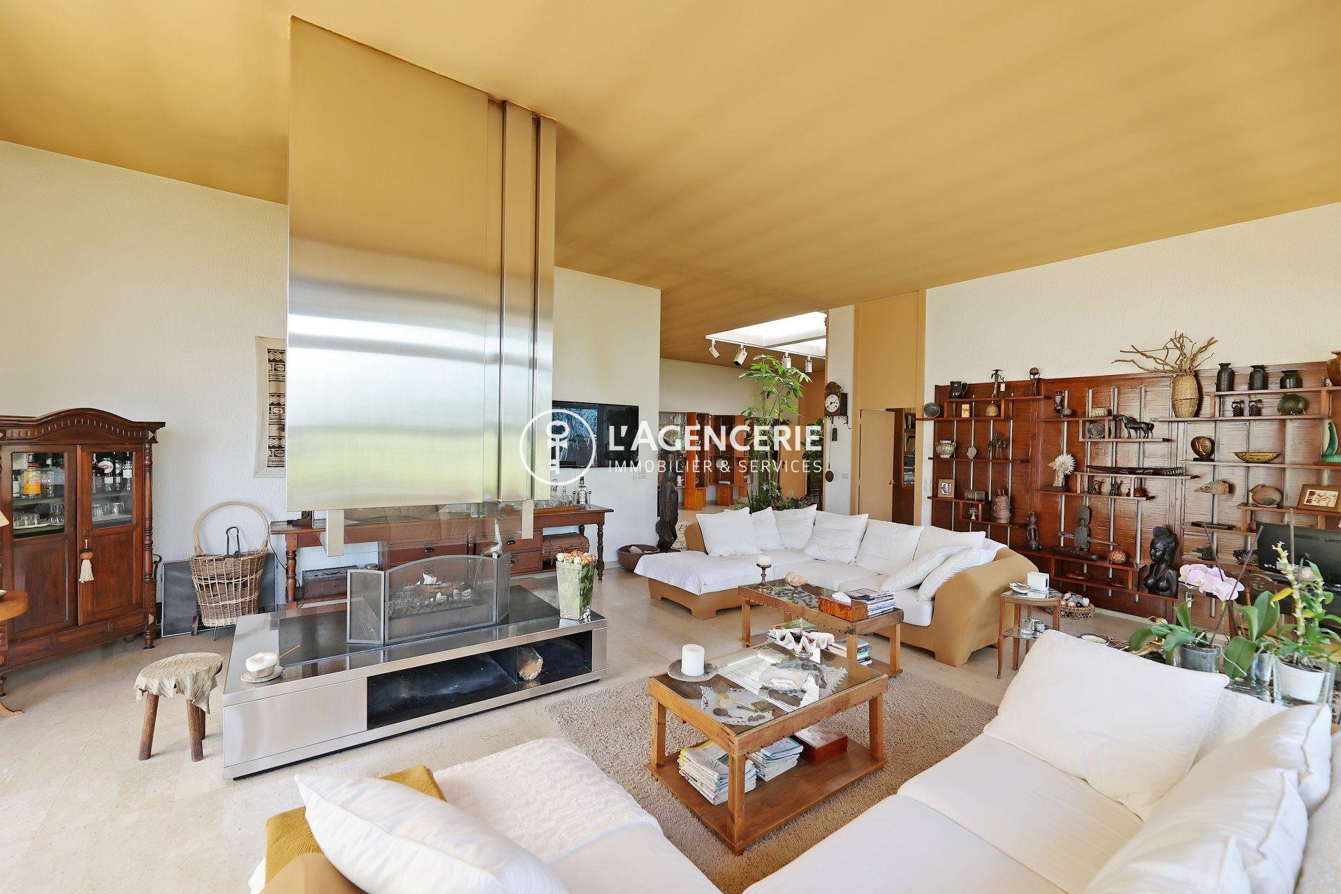 Purchase: House (81990)