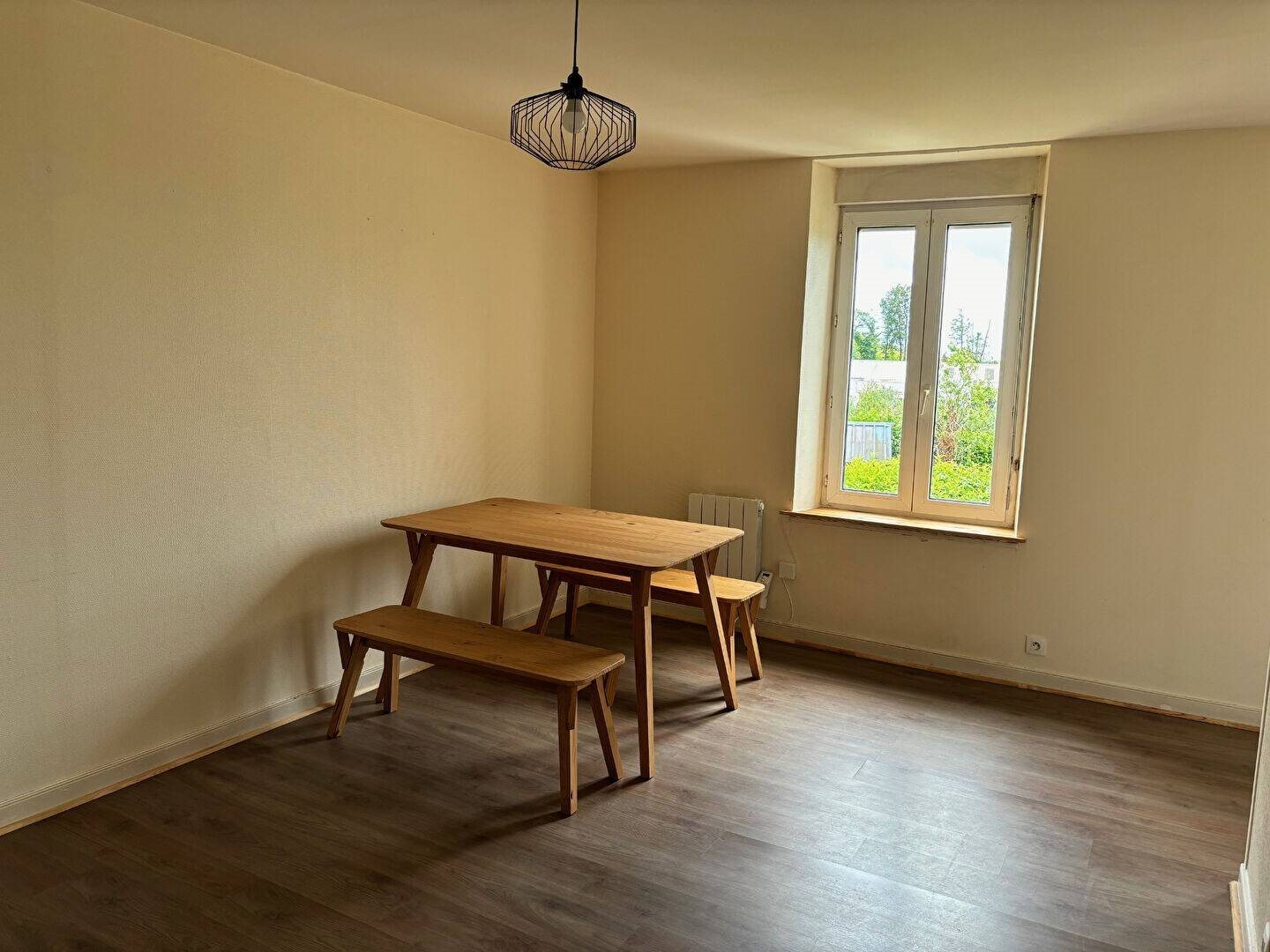 Appartement à louer, 49m², Rédené