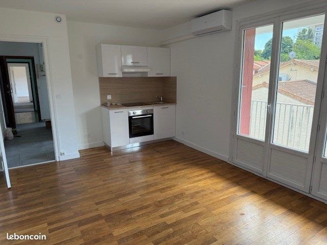 Appartement à louer, 36m², Bron