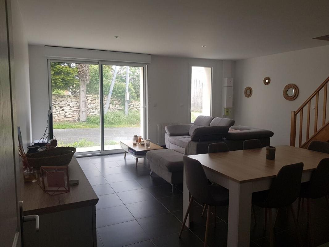 Appartement à louer, 85m², Pont-l'Abbé-d'Arnoult