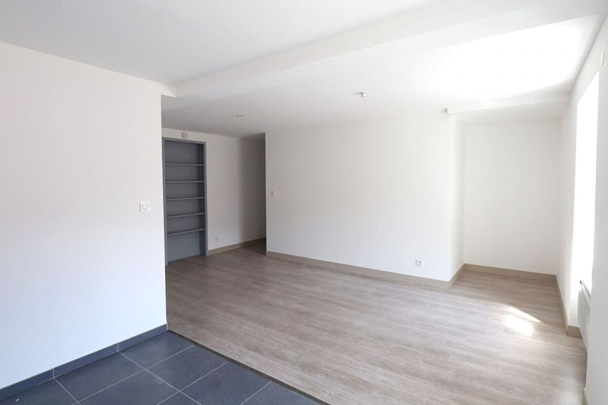 Appartement à louer, 31m², Pont-de-Chéruy
