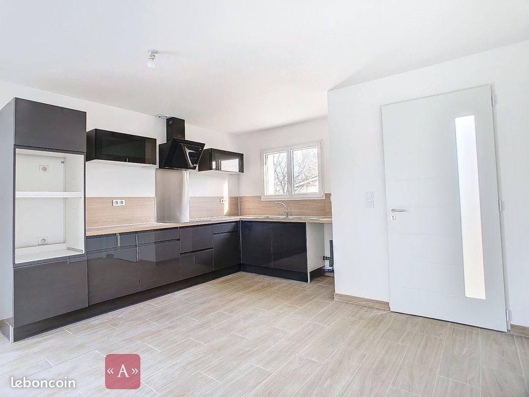 Maison à louer, 98m², Coufouleux