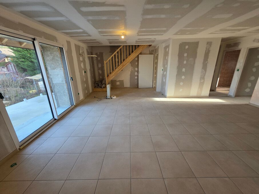 Maison à louer, 126m², Arbent