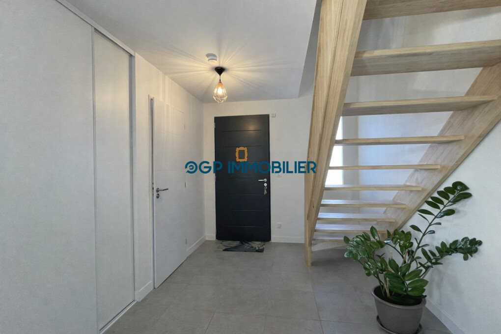 Maison à louer, 96m², Montbartier