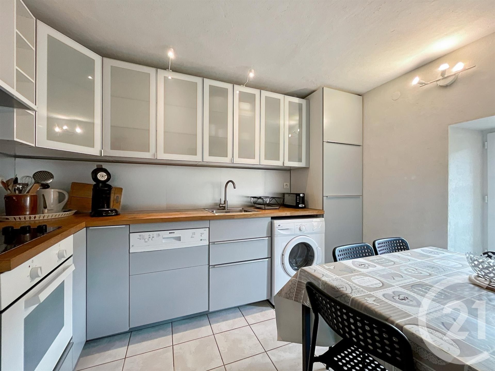 Maison à louer, 63m², Belgodère