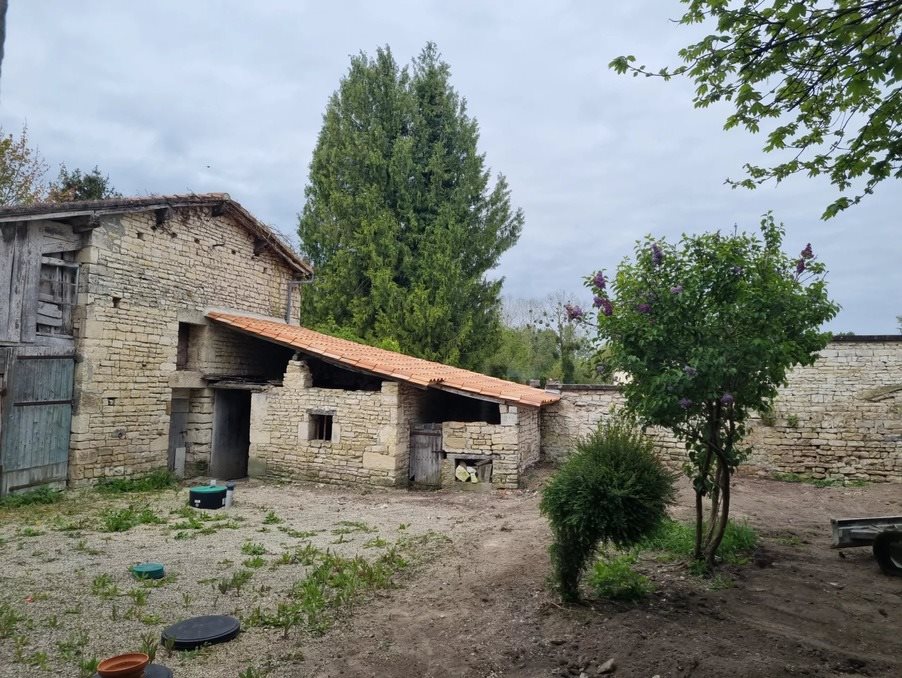 Maison à louer, 82m², Aigre