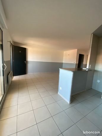Appartement à louer, 60m², Montbartier