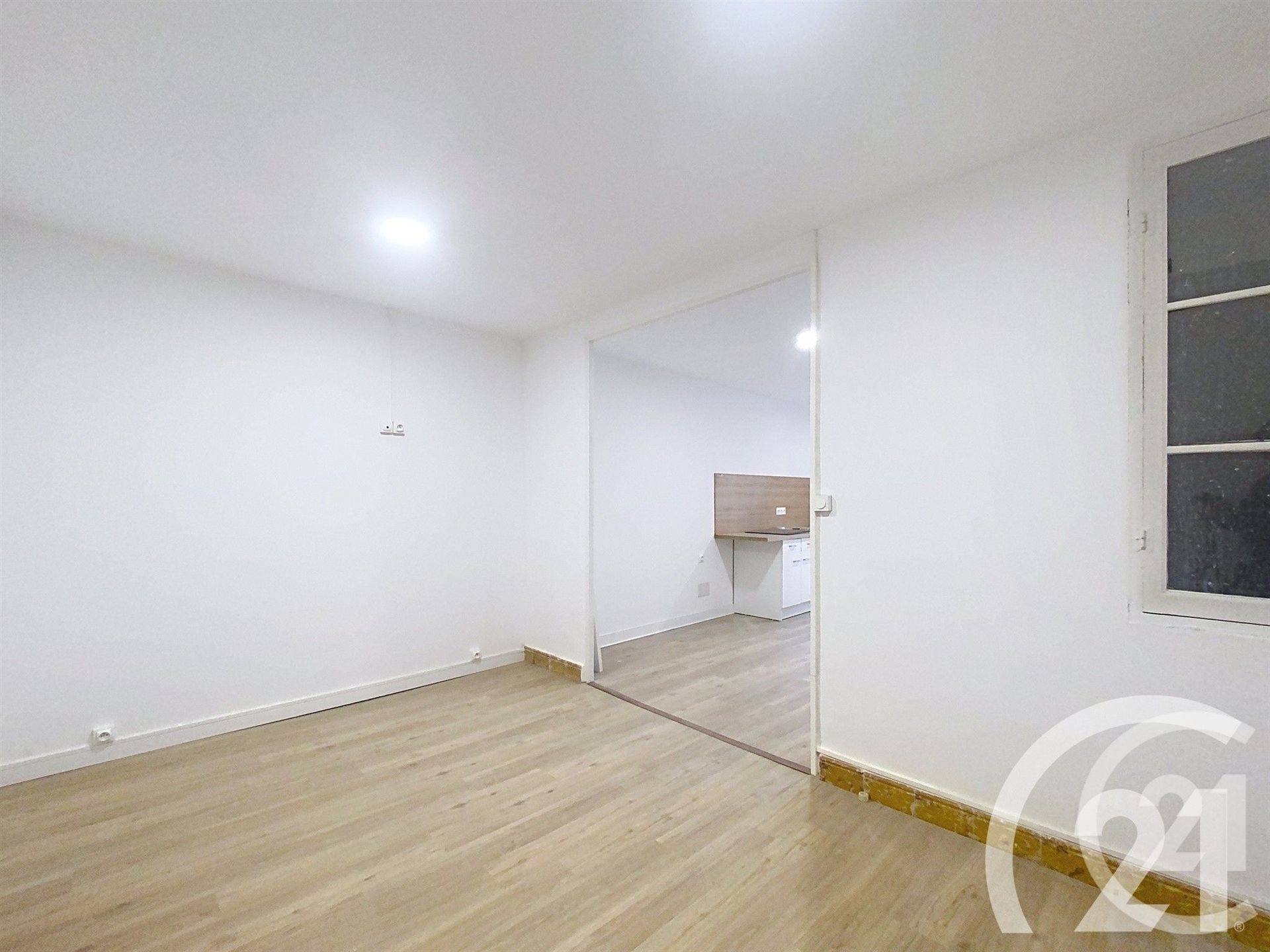 Maison à louer, 61m², Eyguières