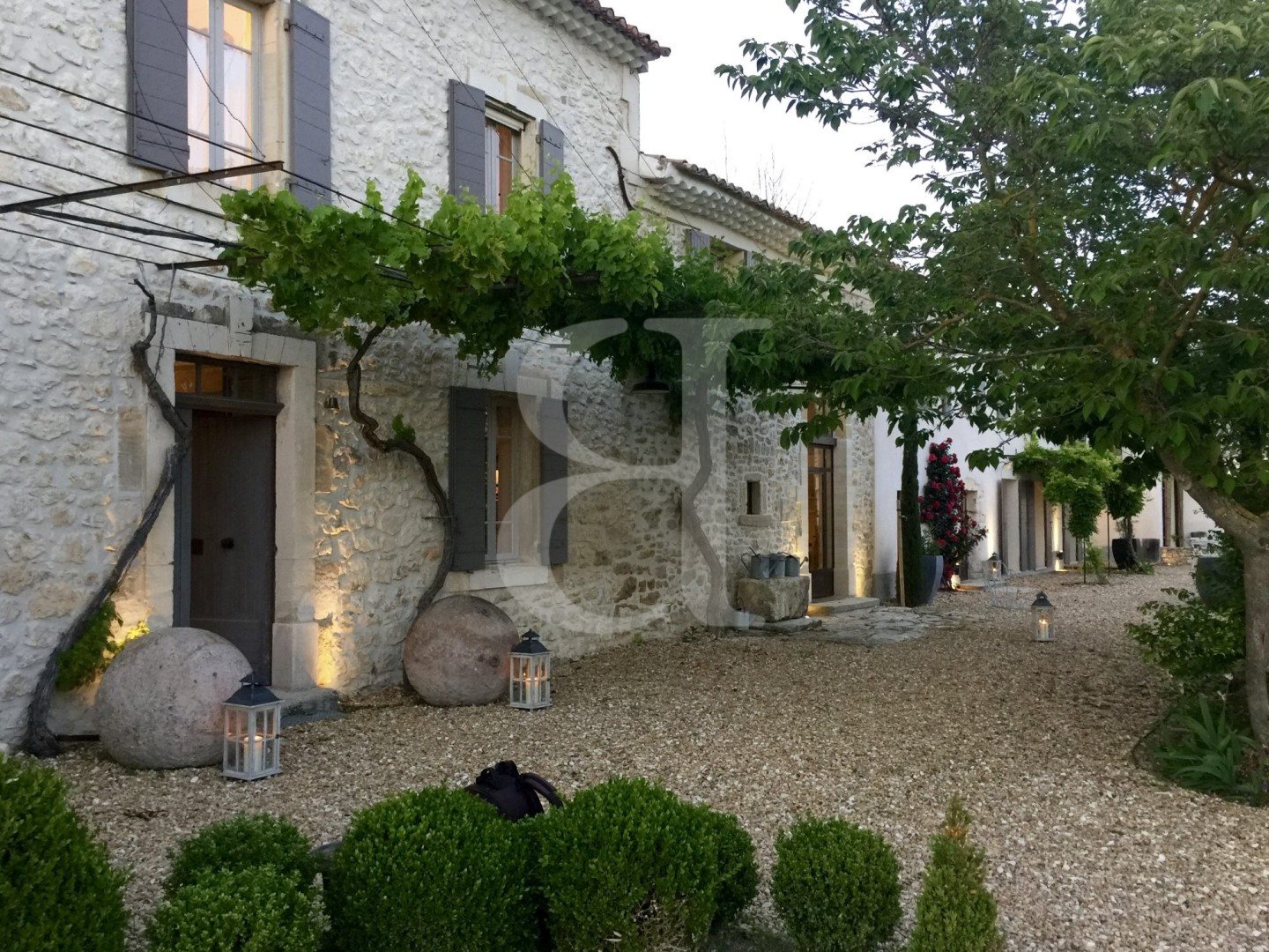 Maison à louer, 550m², L'Isle-sur-la-Sorgue