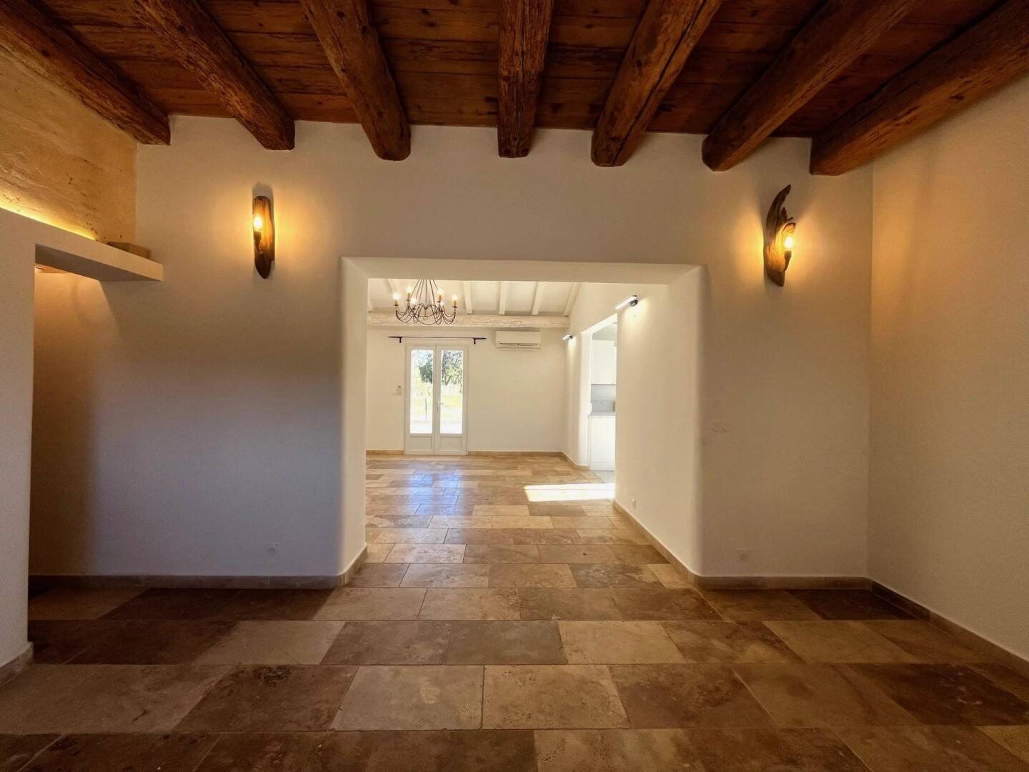 Maison à louer, 143m², Arles