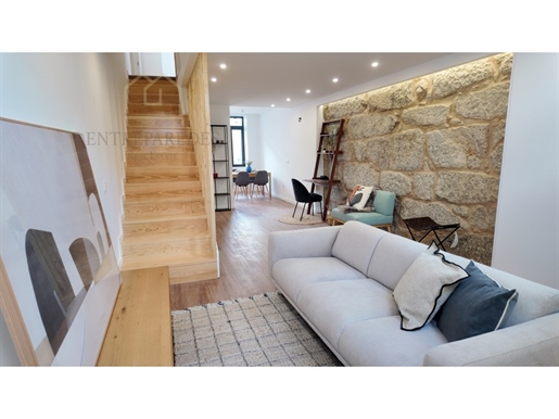 Maison neuve de 2 chambres, à vendre à côté du centre de Porto, opportunité d'investissement pour La