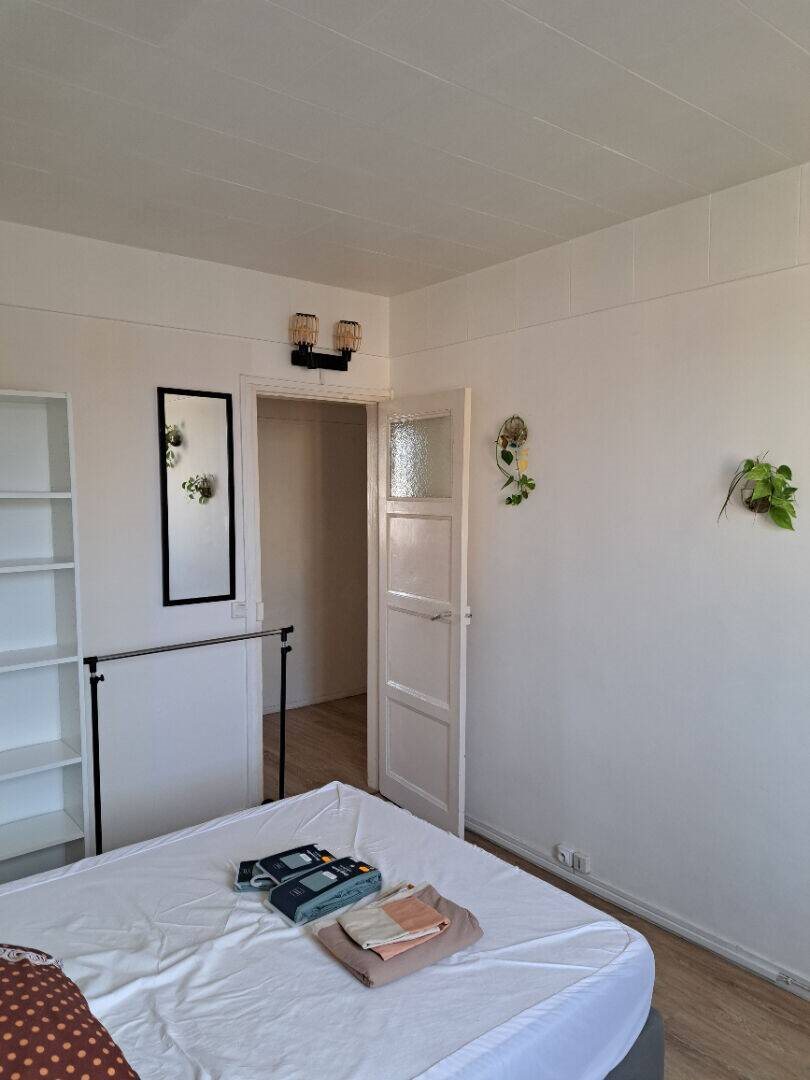 Appartement à louer, 26m², Paris 18ème