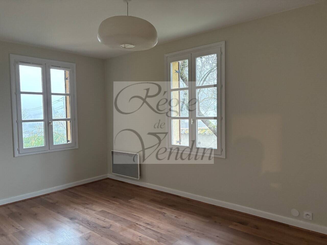 Maison à louer, 146m², Saint-Genis-les-Ollières