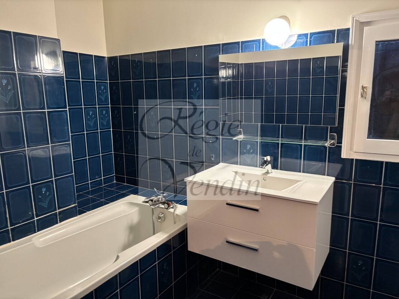 Maison à louer, 146m², Saint-Genis-les-Ollières