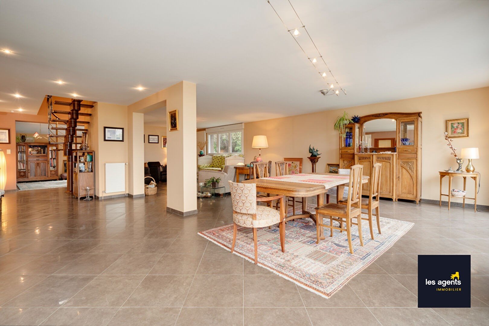 Maison à vendre, 328m², Saint-Max