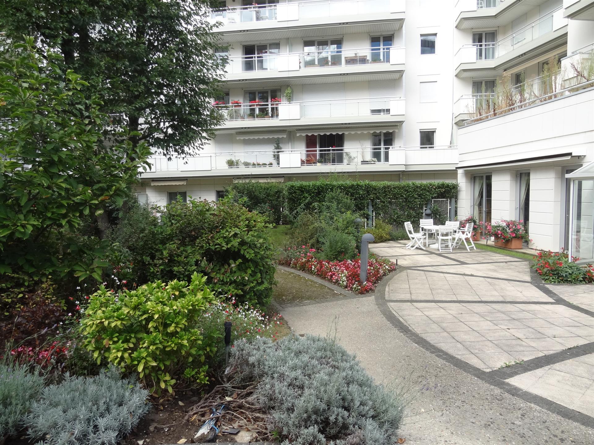 2 quartos 45,5m2 com varanda Boulogne Billancourt 92100 residência com serviços incluídos