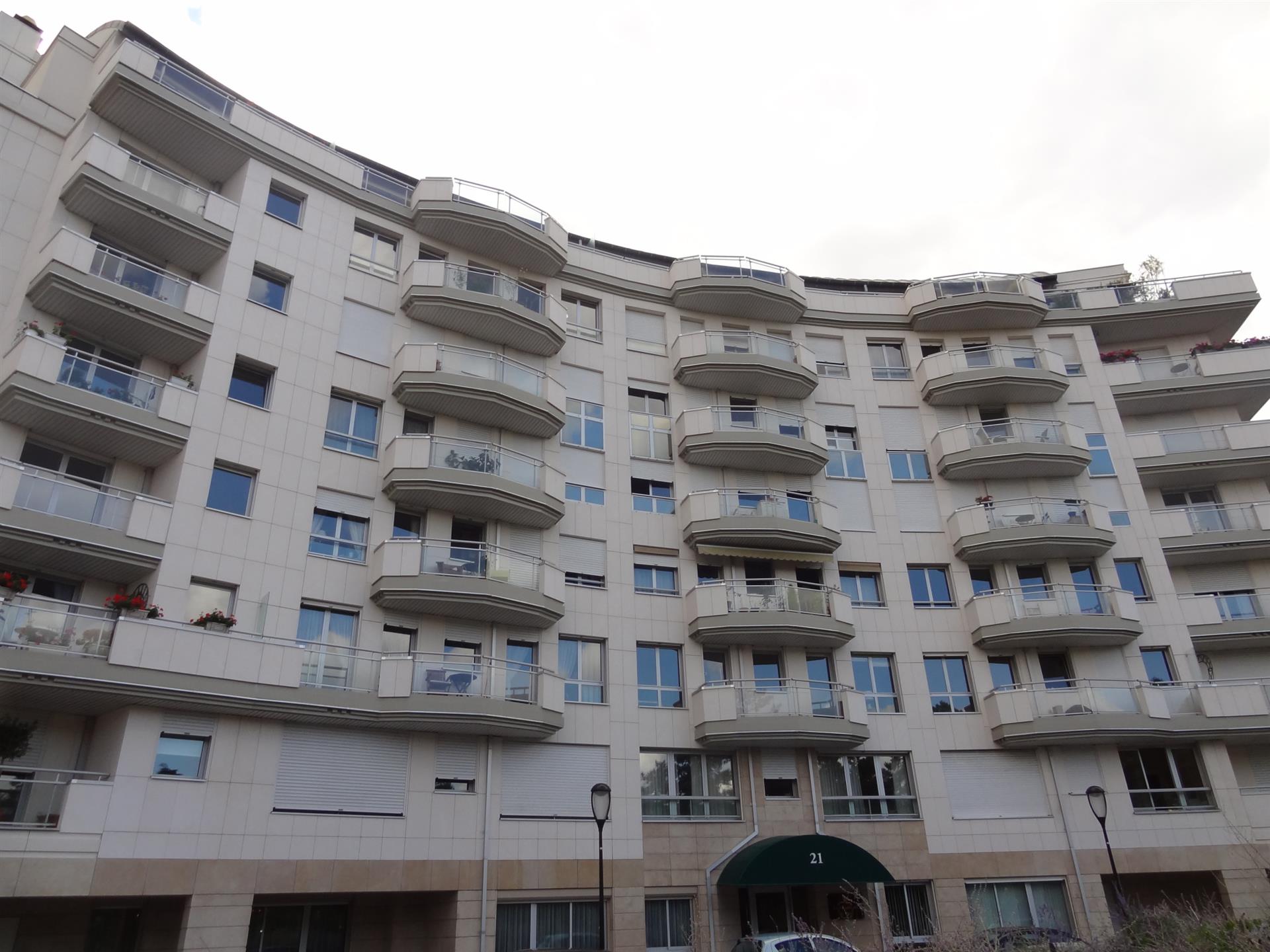 2 quartos 45,5m2 com varanda Boulogne Billancourt 92100 residência com serviços incluídos