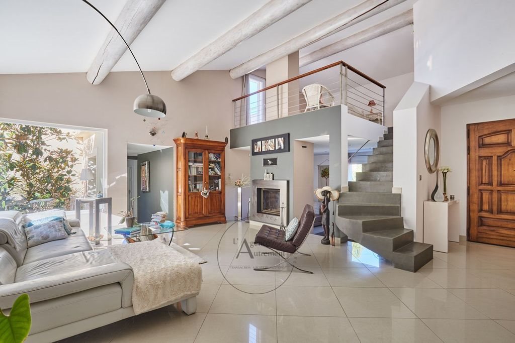 Maison à vendre, 220m², Simiane-Collongue